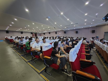 聚焦教學(xué)改進(jìn)，提升教育質(zhì)量 ——高2023級半期成績分析會圓滿召開