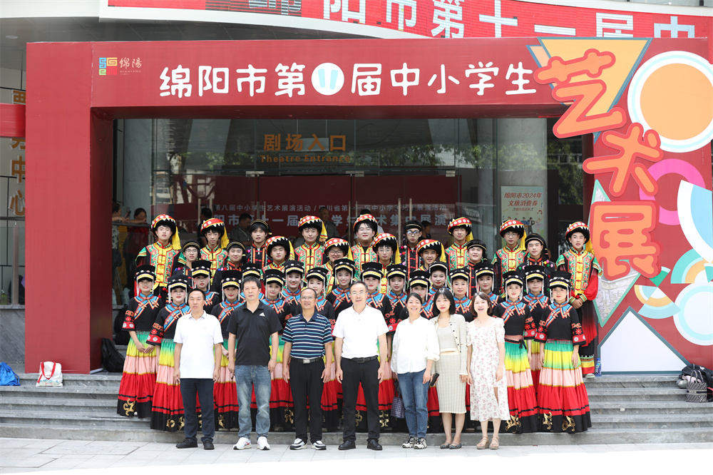 熱烈祝賀南實3名學子成功錄取為空軍飛行學員